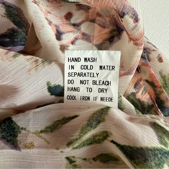 Room Mates pink metallic accents size medium floral blouse w/ puff cap sleeves - Picture 2 of 6